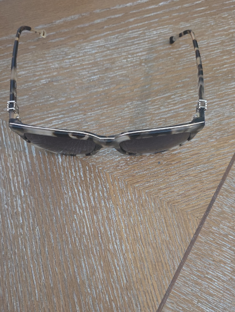 Loewe Tortoiseshell Square Sunglasses with Dark Lenses - Picture 6 of 7